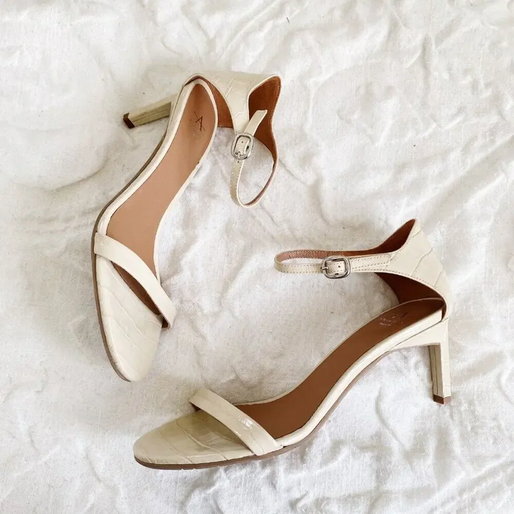 Aquatalia Rubie Sandal Size 8.5 $375